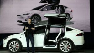Conheça os carros do CEO da Tesla, Elon Musk!