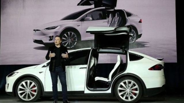 Conheça os modelos de carro do bilionário e CEO da Tesla, Elon Musk!